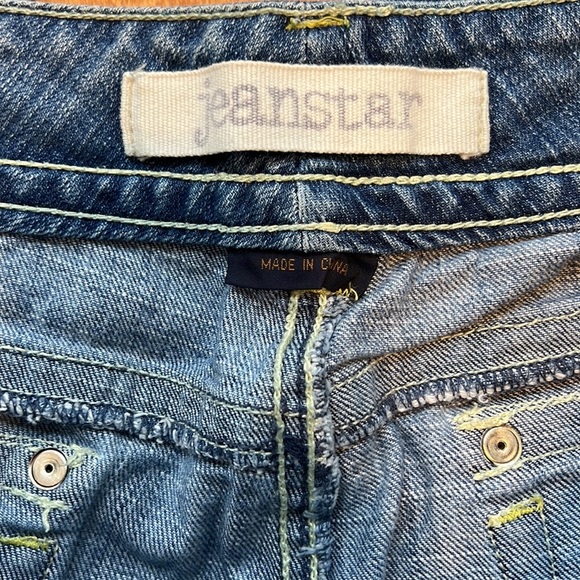 Jeanstar Distressed Crop Jeans size 12 - Picture 4 of 5